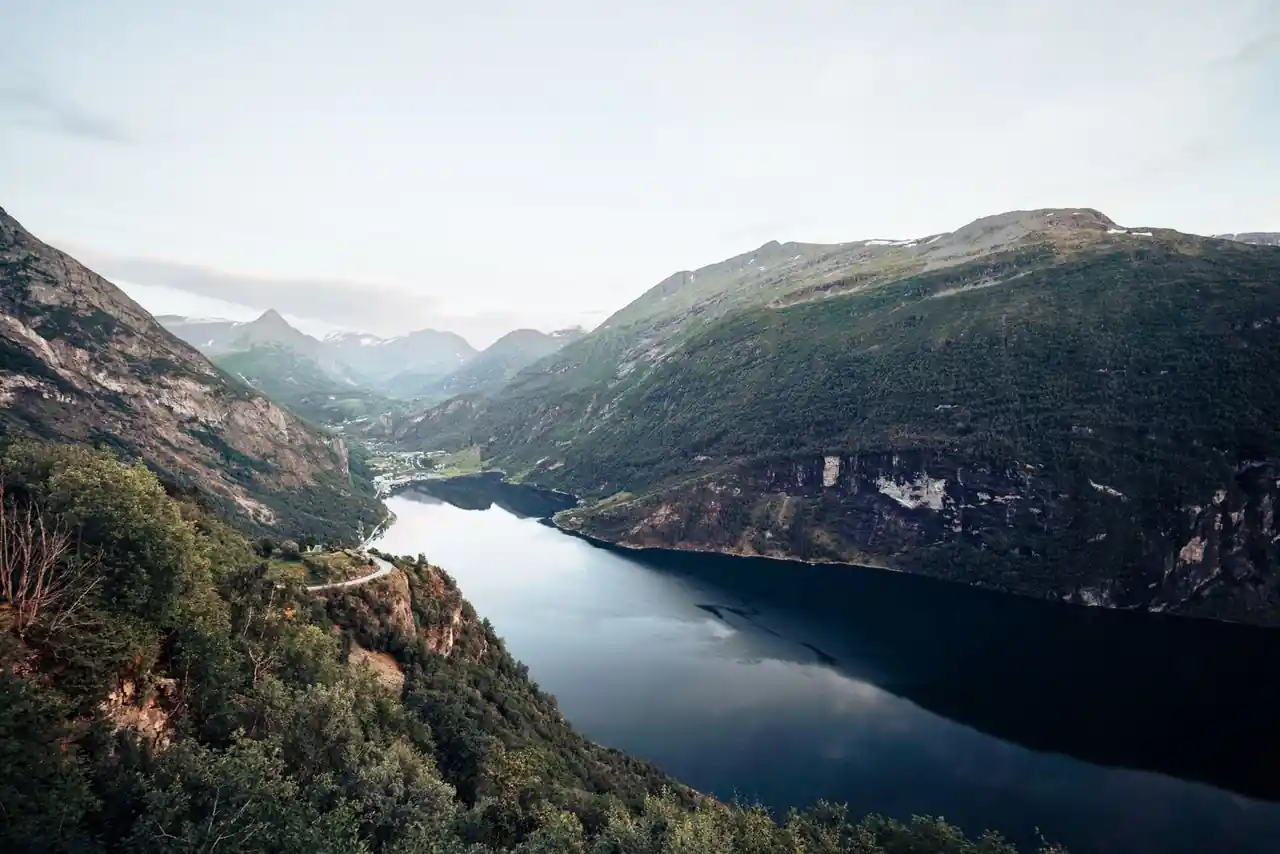 Norsk fjordlandskap
